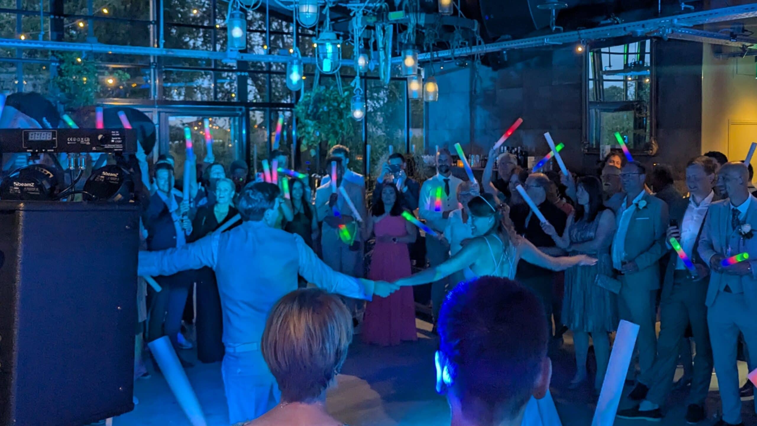 DJ Sixma, Sixma Music, DJ, muziek, dansen, feest, party, bedrijfsfeest, bedrijfsevenement, company event